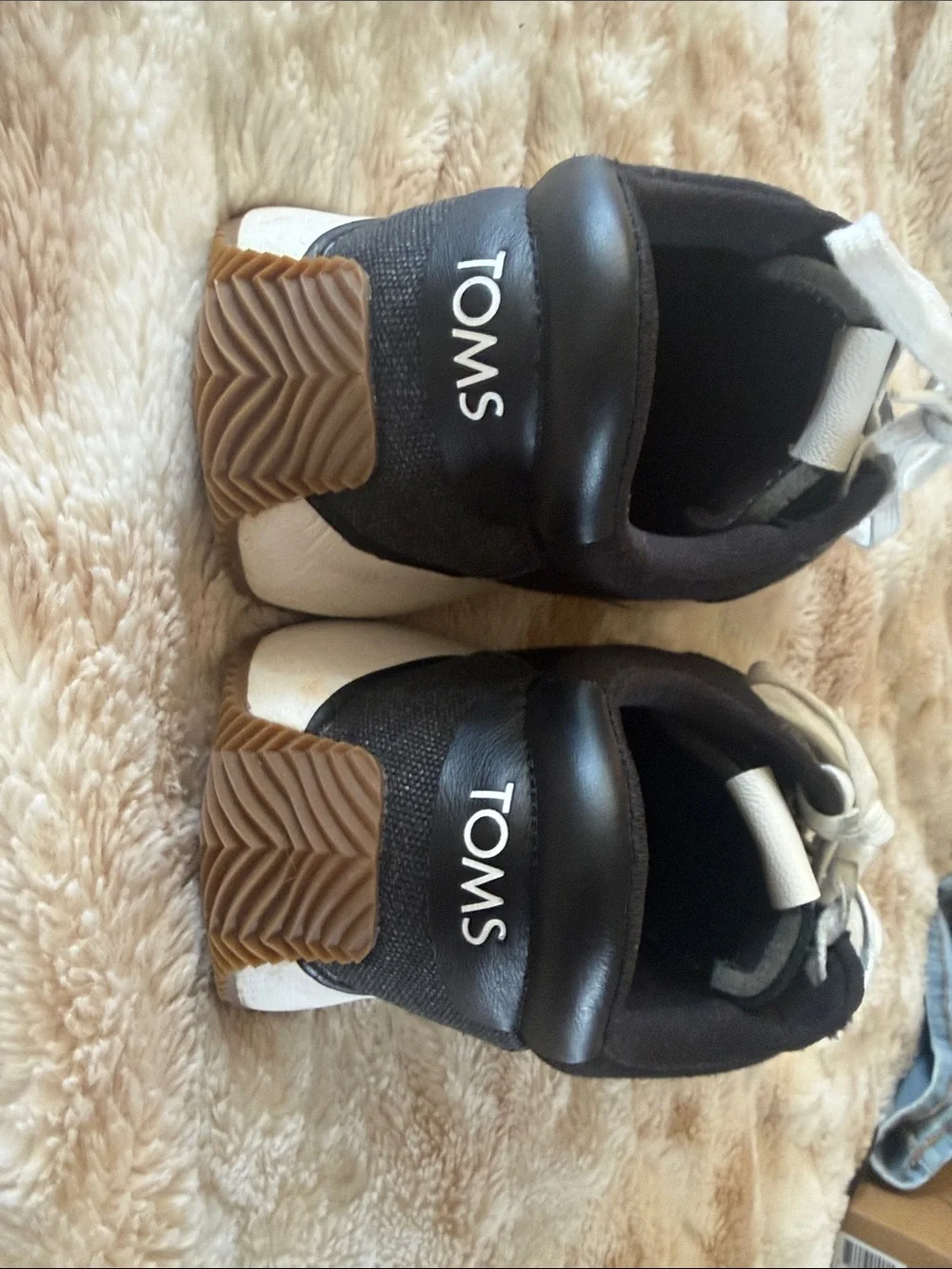 Toms casual low